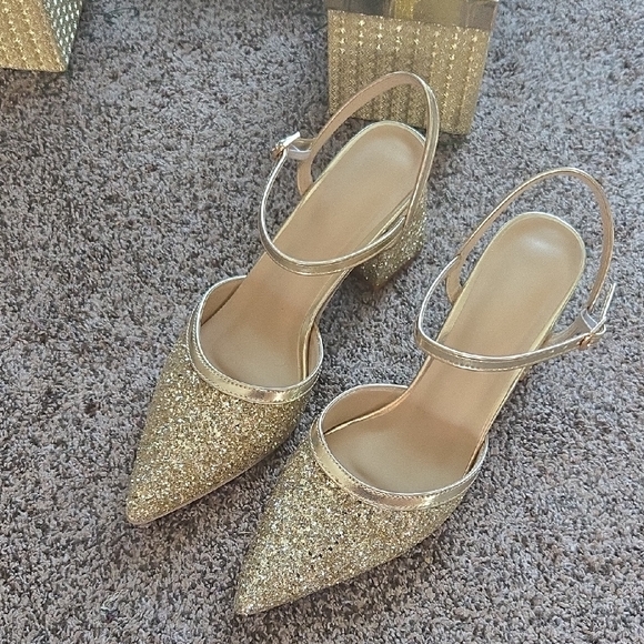 Shoes - Elegant Gold Glitter Women's Heels ⭐️ ✨️  Size 43   ✨️  ⭐️